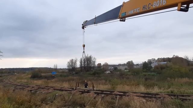 Укладка шпал/Чуть не застрял в болоте смотреть онлайн