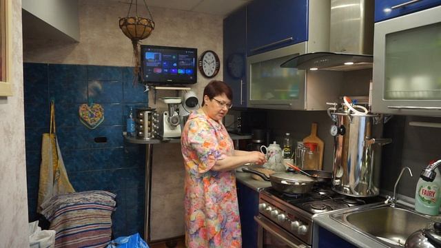 405/НЕ ЗНАЮ, КАК ИЗ ДОМА ВЫЙТИ! смотреть онлайн