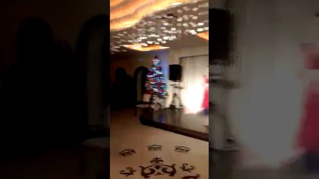 Не ожиданный танец на новый год , без подготовки смотреть онлайн