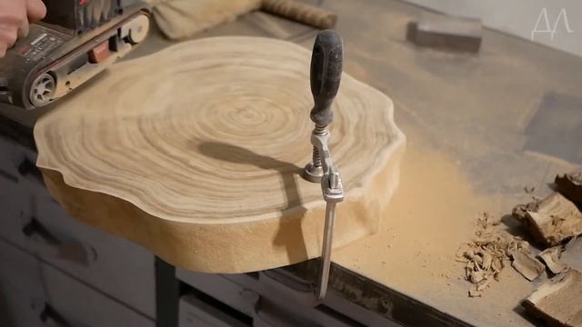 Столешница для журнального столика из слэба карагача (вяза). Слэб покрытый масло-воском.