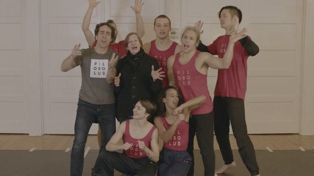 Happy New Year from Pilobolus! смотреть онлайн