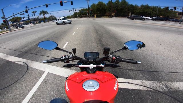 2020 Ducati Streetfighter V4 S Review | Daily Rider