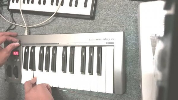 ACORN MASTER KEY 25  TEST