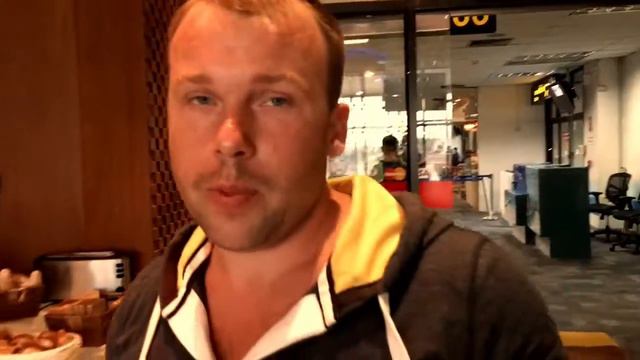 Почему в бизнес классе пусто? смотреть онлайн