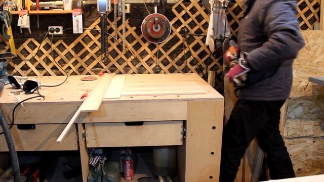 Building a Bed. Изготовление кровати. смотреть онлайн