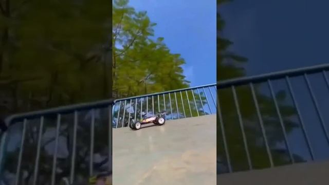 Wltoys 124007 75km/hr Highspeed 4x4 Off-road RC Car Bash in Skatepark #wltoys #rccar #rcbasher #rc смотреть онлайн