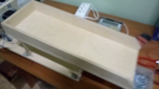 Вибропитатель, мотор 100Вт 220В, длина лотка 50 см. смотреть онлайн