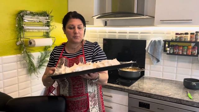 Вкуснейший десерт- Павлова! Gâteau #pavlova - Պավլովա համեղ դեսերտ??? смотреть онлайн
