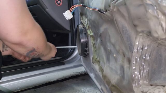 Замена штатных динамиков вNissan Almera II (N16) на Gryphon Pro 165 Midbass смотреть онлайн