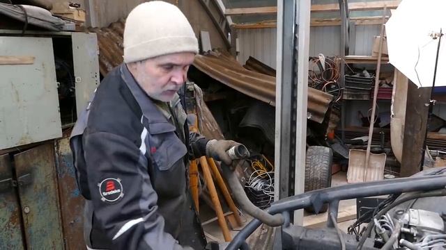 Советский спорткар Лаура 2. Она поехала! смотреть онлайн