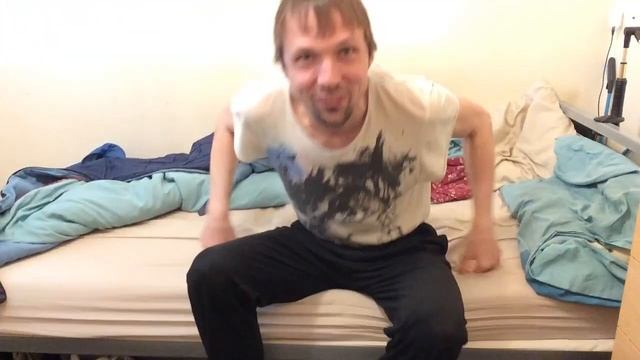 World’s best alarm clock смотреть онлайн