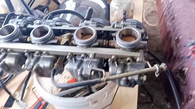 Снял карбы с катаны, новый тросик подсоса. смотреть онлайн