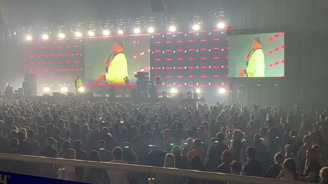 Сергей Жуков общается с залом. 20.06.2023. Сочи.