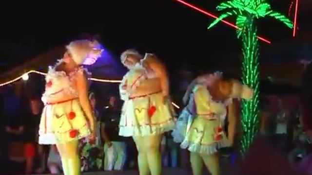 Шоу толстушек! Супер! Обязательно смотреть до конца! (Не пожалеете) смотреть онлайн
