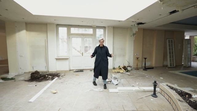 Сносим неприлично шикарный дом на Рублевке | Обзор интерьера | Что внутри дворца из 90-х? | Румтур смотреть онлайн