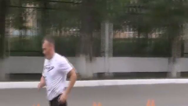 Лидер в Череповце. Забег на 2 мили (3200м) смотреть онлайн