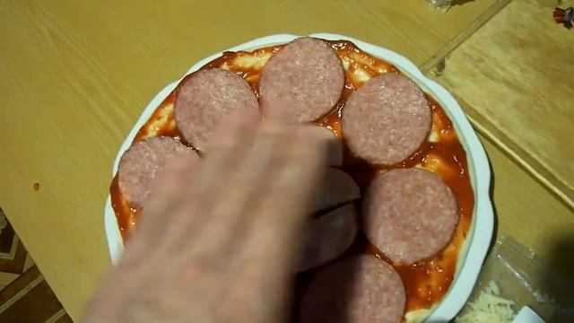 Колбасную пиццу делаем дома вкусно ,супер быстро и бюджетно! смотреть онлайн