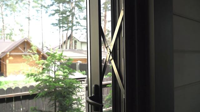 Параллельно отставные окна