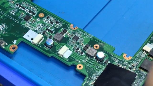 Оживляем нетбук Acer One HAPPY 2 после несчастья ... смотреть онлайн