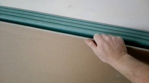 Почему на многих листах ГКЛ knauf имеется этот дефект? Может быть они расслабились?
