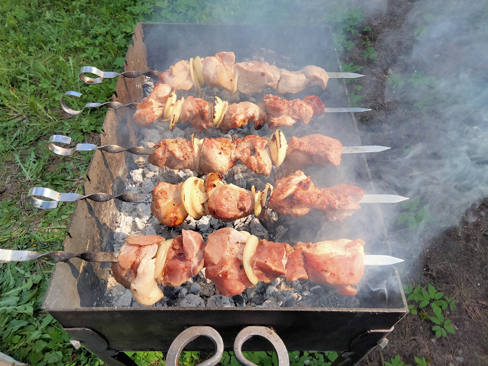 Шашлык. Жаль не передать запах!!! смотреть онлайн