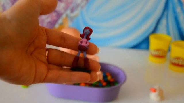 ✿Кукла Пупсик купается в ванночке с цветными конфетами M&M'S