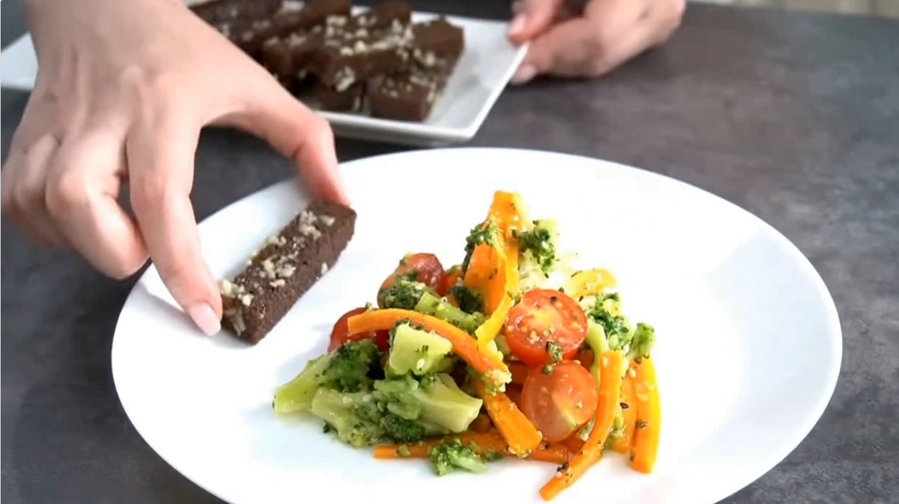 Салат из брокколи с гренками от которого невозможно оторваться! смотреть онлайн