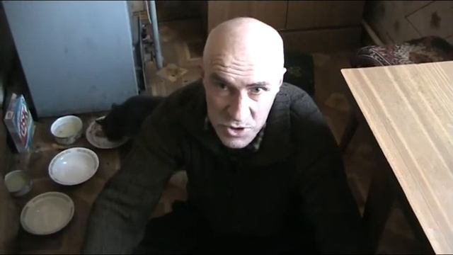 Пьяный мужик обожрался собачьего корма и переживает, что скажут пацаны смотреть онлайн