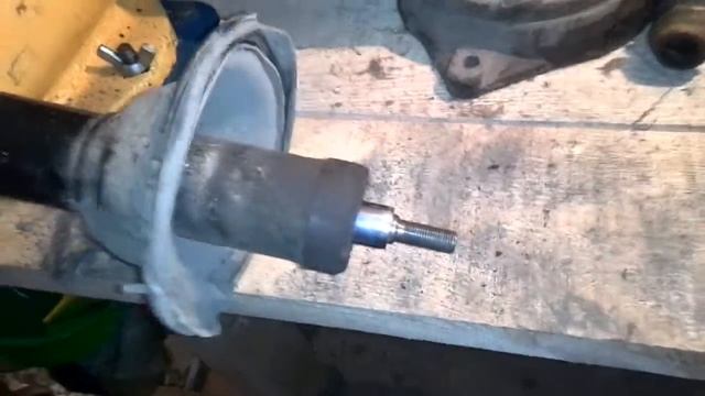 Не работающая стойка - свободный ход штока