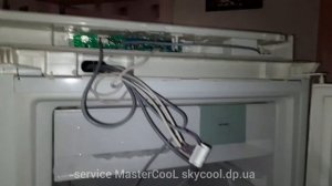 Морозилка Liebherr замерзает испаритель