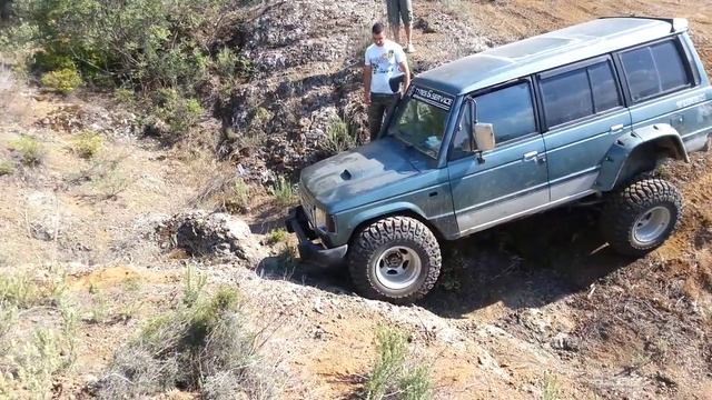 Pajero Barely Reaches The Hill смотреть онлайн