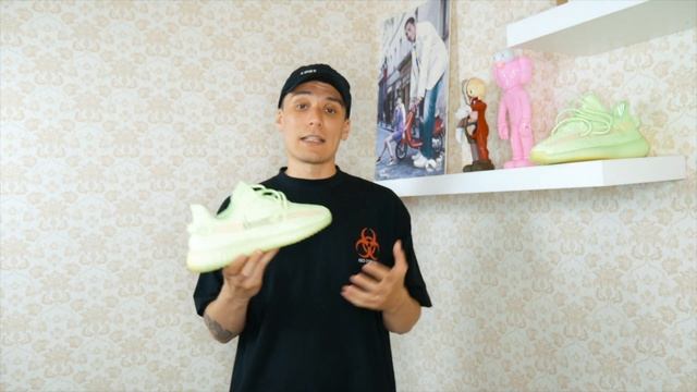 ОБЗОР Yeezy Boost 350V2 Glow in the dark смотреть онлайн