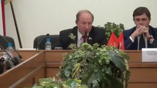 Единоросам мешает Родина-Мать смотреть онлайн