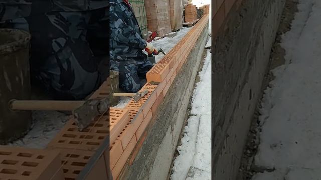 +1 кладка дома ? с эркером, первые ряды.