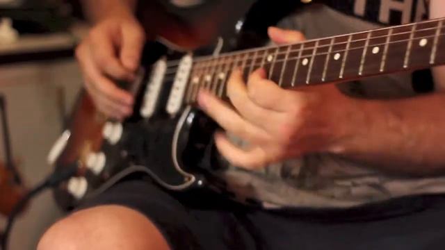 Vodoo Child - Fender SRV vs Les Paul Custom смотреть онлайн