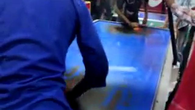 a game of shufflepuck смотреть онлайн