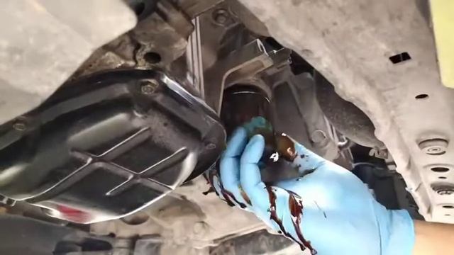ถ่ายน้ำมันเครื่องนิสสันอัลเมร่า นิสสันมาร์ช oil change nissan almera,nissan march смотреть онлайн