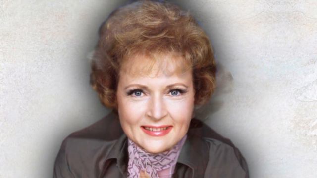 Remembering Betty White (Aging Morph) смотреть онлайн