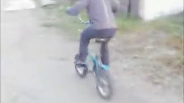 ЖЕЕСТЬ Велосипедистка ахаха Угар :D смотреть онлайн