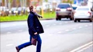 Когда ВОДИТЕЛЬ не обязан пропускать ПЕШЕХОДА переходящего по пешеходному переходу. Ответ автоюриста