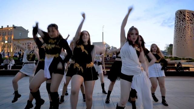 [KPOP IN PUBLIC | ONE TAKE] LOONA (이달의소녀) 'PTT (Paint The Town)' DANCE COVER by FRANXX смотреть онлайн