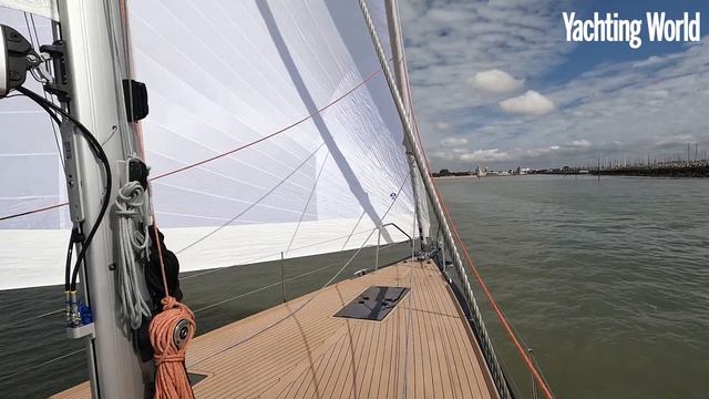 Contest 50CS - light wind sailing ease in modern luxurious comfort смотреть онлайн