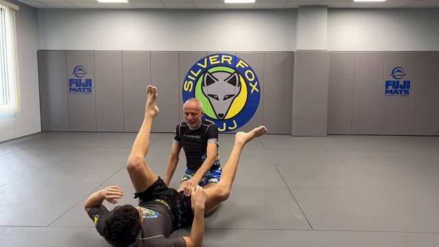 HOW TO ESCAPE THE ARM LOCK | Ep:81 ROLLwithTheFOX ANTI-Virus Edition смотреть онлайн