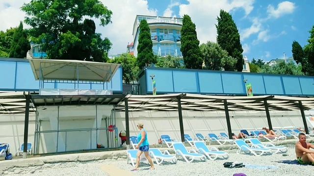 Лучший пляж - Массандровский пляж в Ялте! Отзыв / Пляжи Ялты: чистый пляж Массандра смотреть онлайн