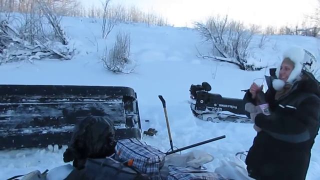 река Тавда влетели в наледь смотреть онлайн
