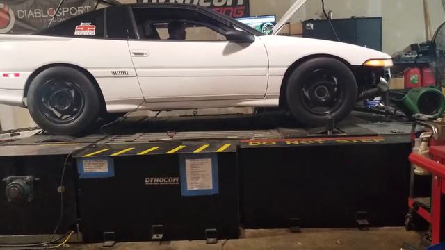Mitsubishi Eclipse - 1990 смотреть онлайн