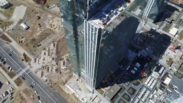 Аким Астаны посмотрел, как строится "Абу-Даби Плаза" смотреть онлайн