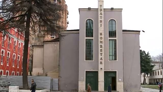 Roza Anagnosti i bashkohet rezistencës së artistëve për teatrin смотреть онлайн