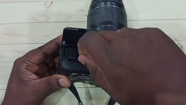 How to Insert Memory Card into Canon EOS 1100D DSLR Camera | Replace Memory Card смотреть онлайн