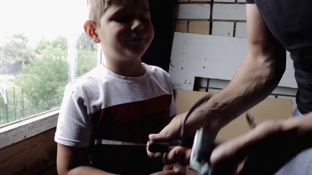 КАК ОТКРУЧИВАТЬ ШУРУПЫ ВИНТИКИ.HOW TO REMOVE THE SCREW SCREWS